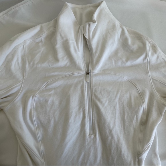 Lululemon Run Briskly 1/2 Zip - Picture 4 of 7